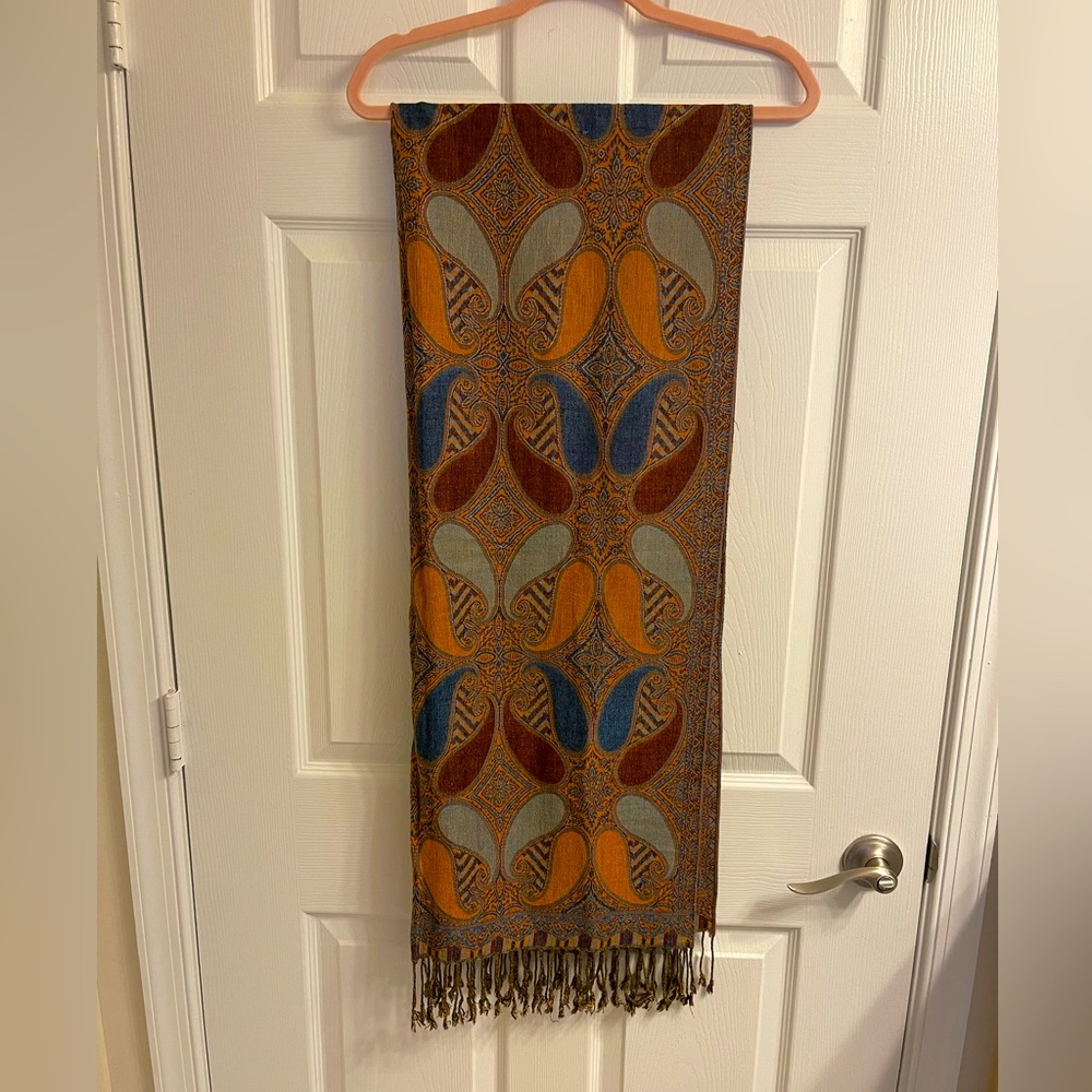 Beautiful Italian Silk-Cashmere Pashmina; paisley print; great, used condition